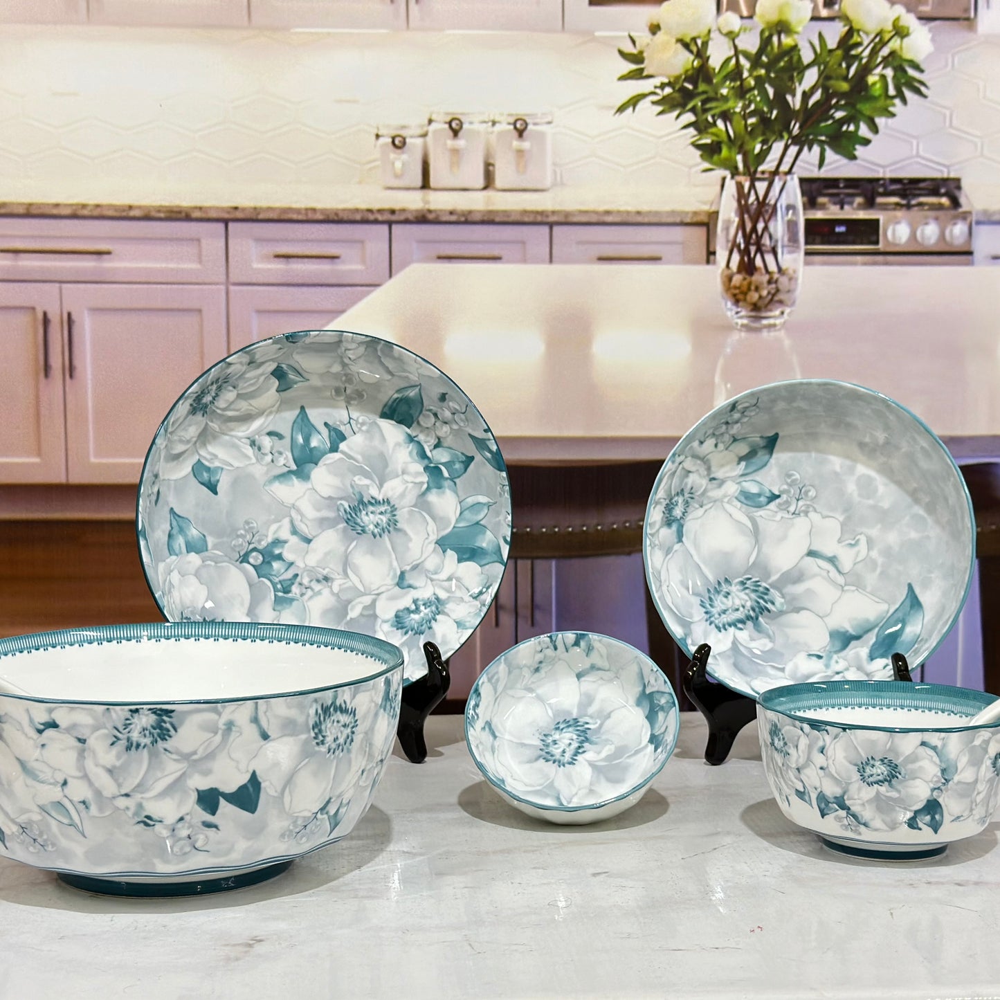 18 Pcs Bone China Blue Flower Breakfast Set š