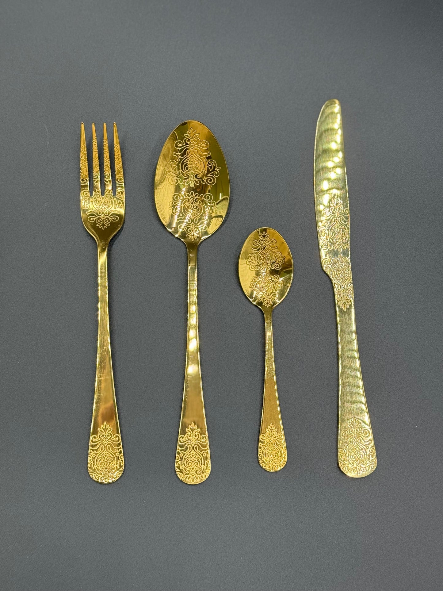 24 Pcs Golden Engraved Cutlery Set 🍴✨
