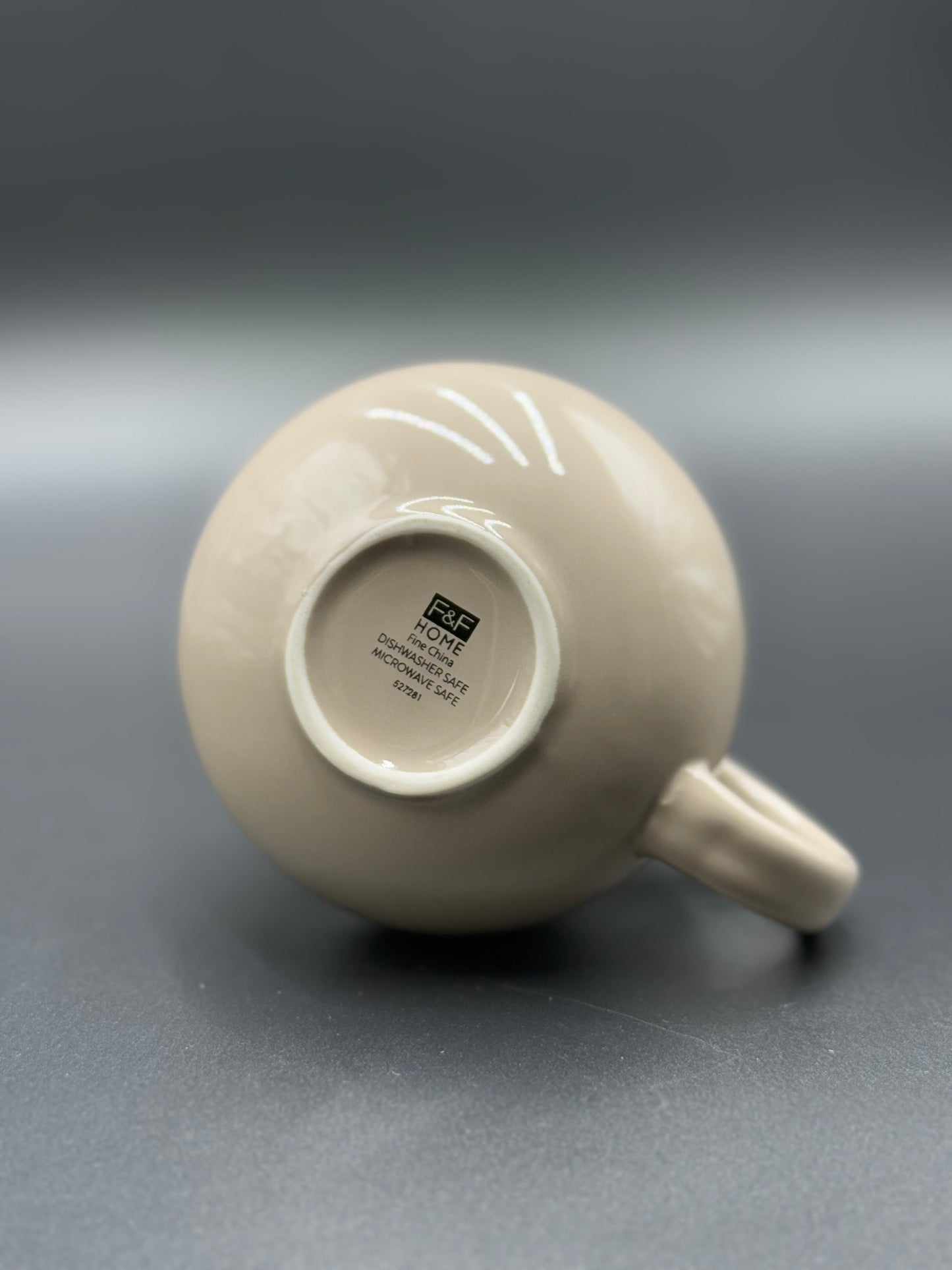 🍷 SHH, There’s Wine in Here Mug