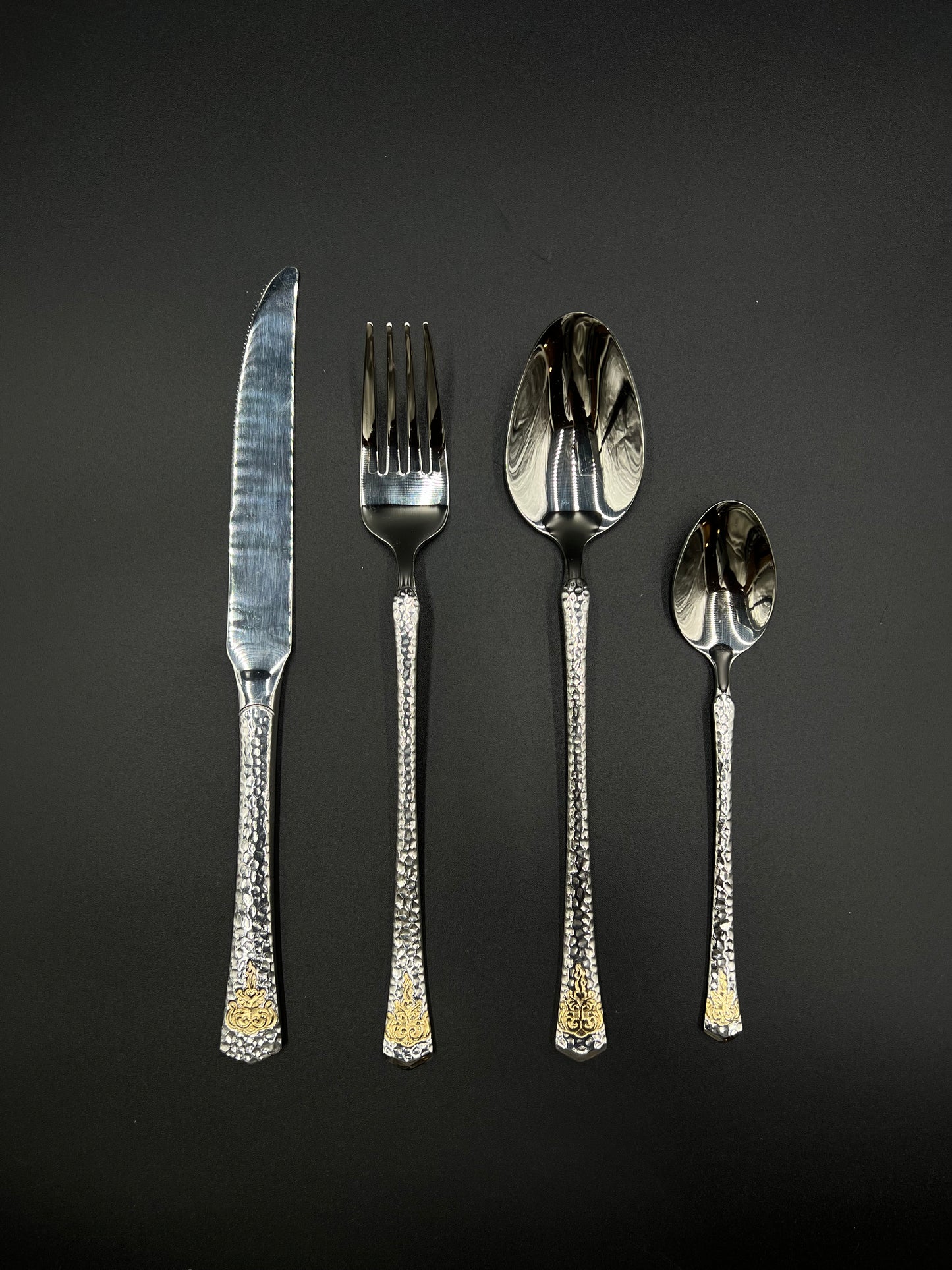 24 Pcs Stainless Steel Cutlery Set – Textured Silver Luxe