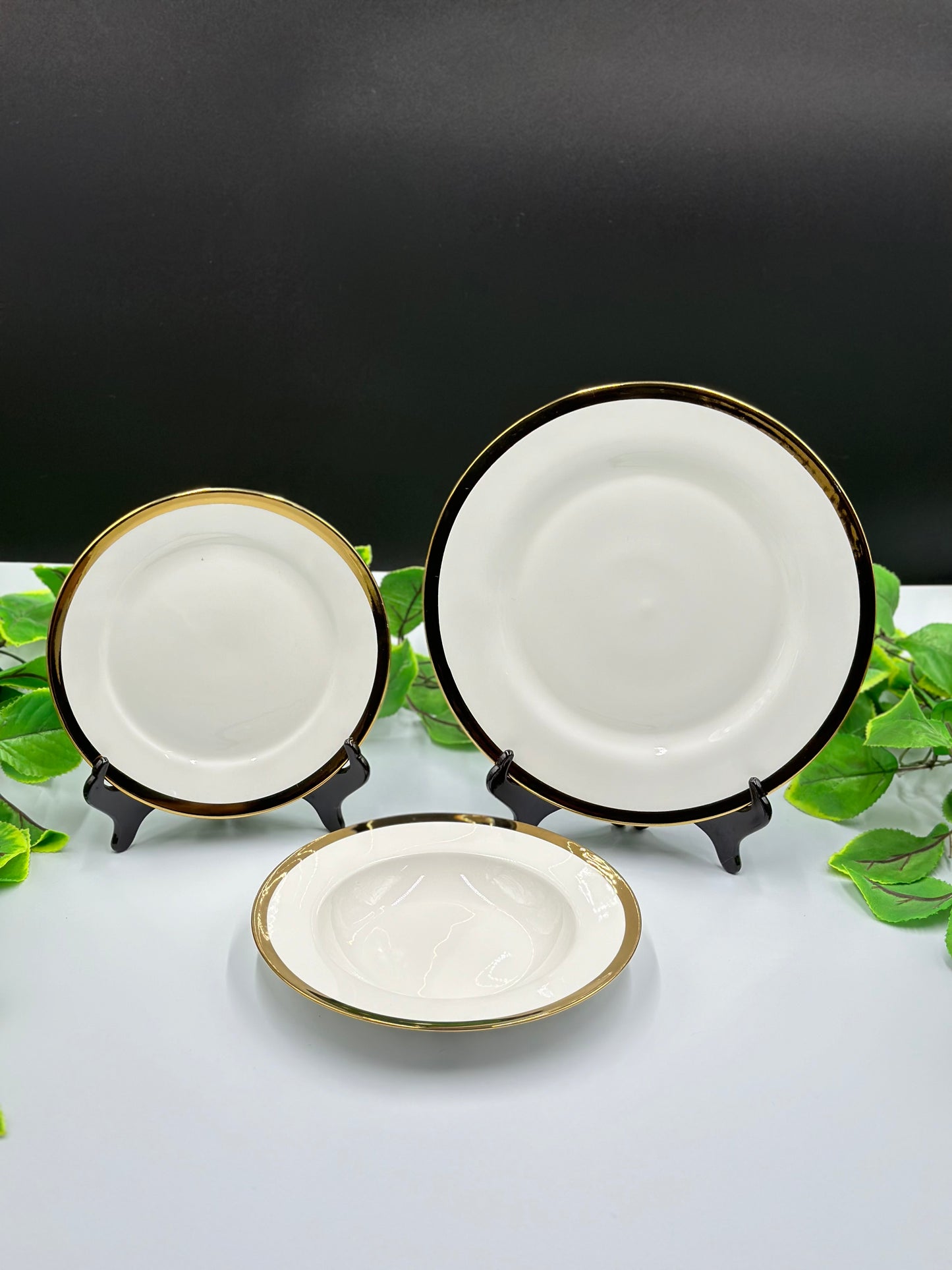 18 Pcs Decent Gold Rim Fine Bone China Curved Plate Set π½οΈβ¨