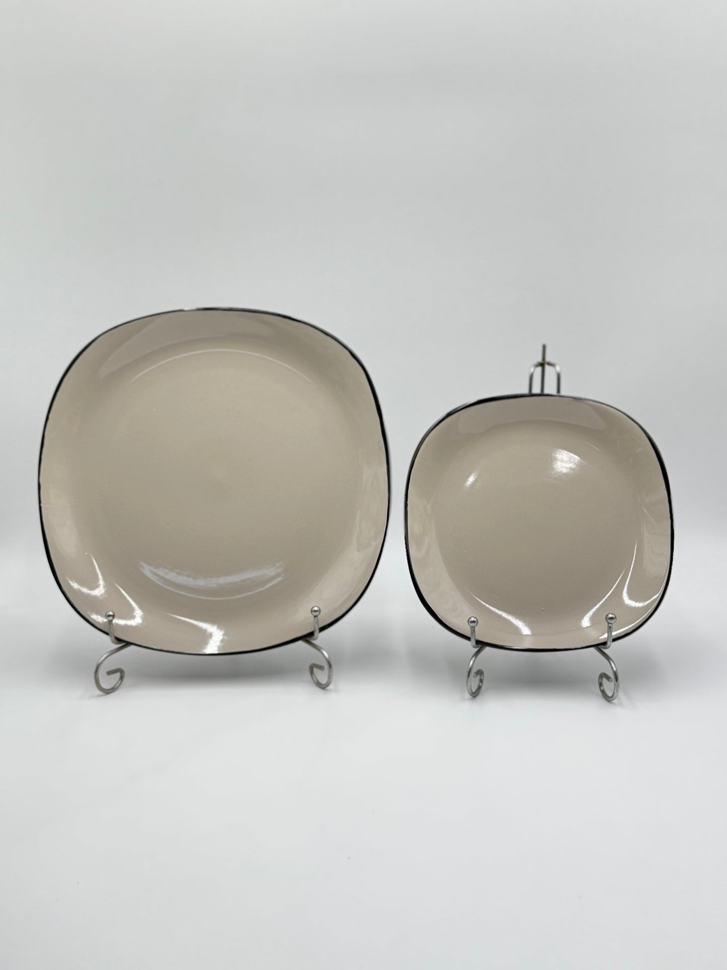 16 Pcs Cream & Black Glazed Stoneware Breakfast Set 🍽️