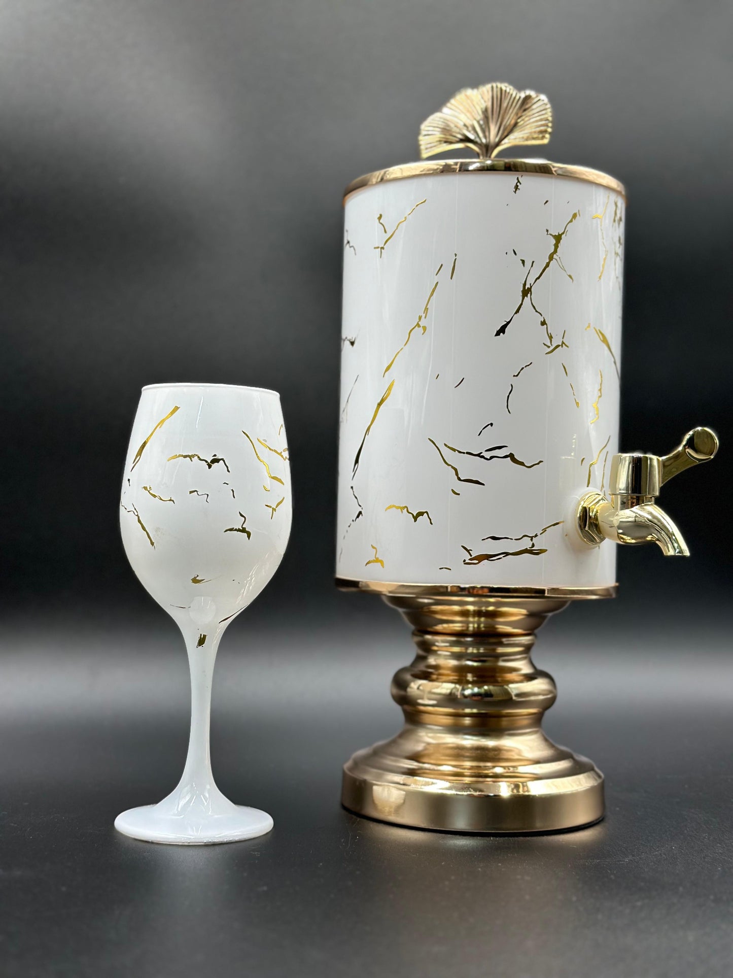 7 Pcs White Marble Design Glass Dispenser
Set ✨