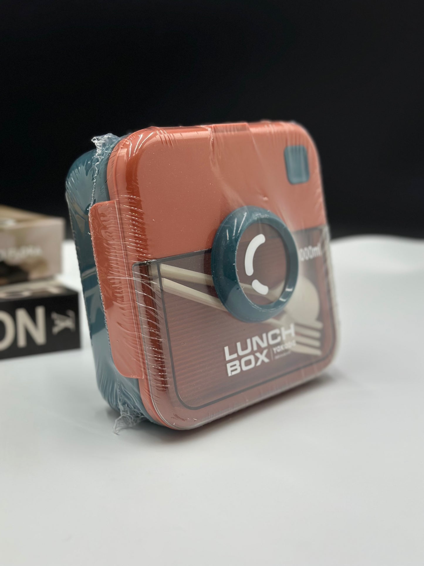 Retro Camera Lunch Box with Cutlery – 1000ml