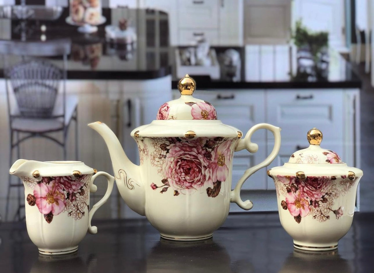 Tea Delight ☕🌷 - 31 Pcs Tea Set with Cake Set